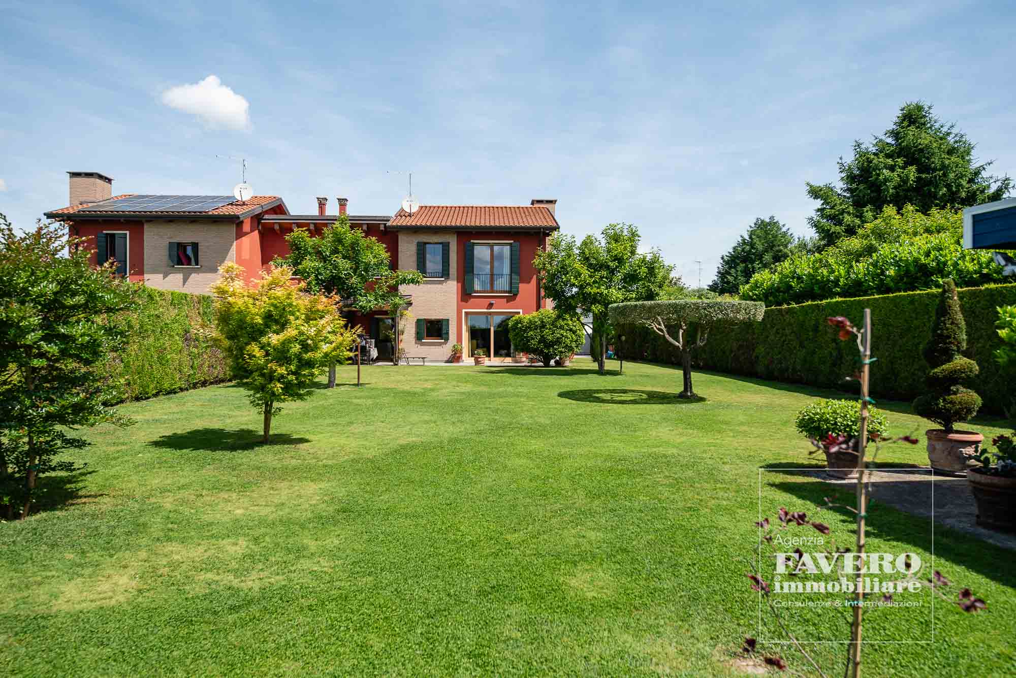 STRA Porzione di bifamiliare con ampio giardino — solo acquisto con disponibilità immediata